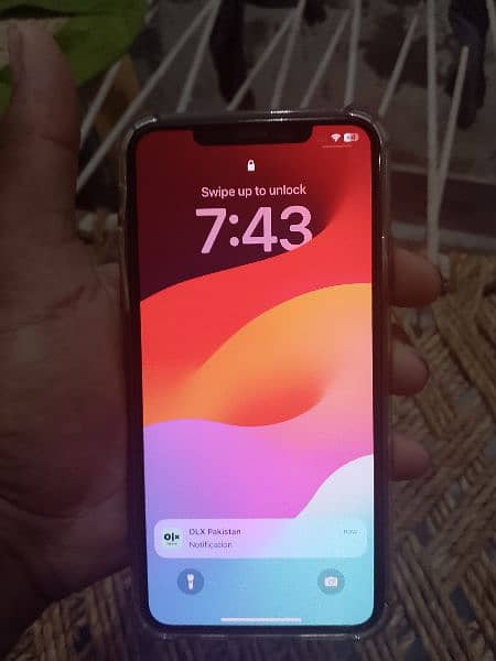 I phone 11 pro max 64 GB betry health 84 gold colour 10 OUT of 10 co 3
