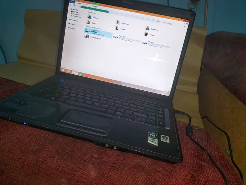 Hp compaq laptop 9