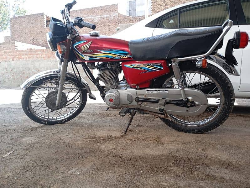 HONDA 125        ( for urgent sale sireas person contact me) 2