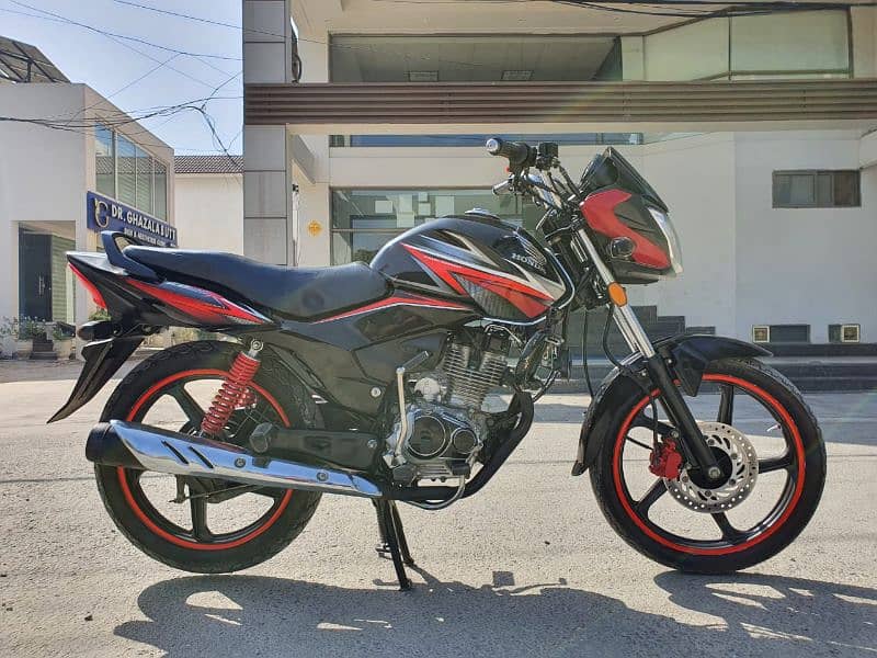 Honda Cb 125f Black 2021 model Urgent Sale Need Cash. 2