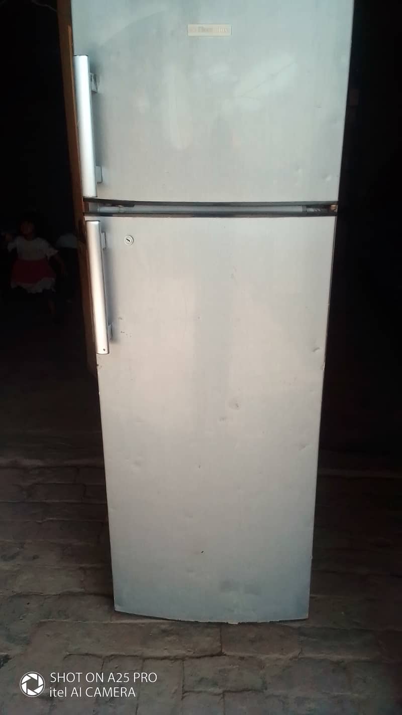 Refrigerator for sale 10/8 condition 3