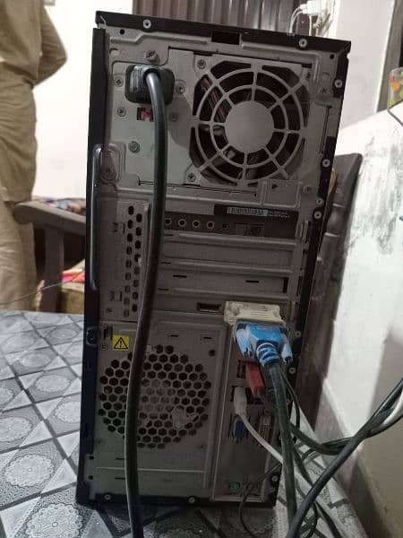 core i5 pc with Samsung Lcd mouse and keyboard and speakers 2