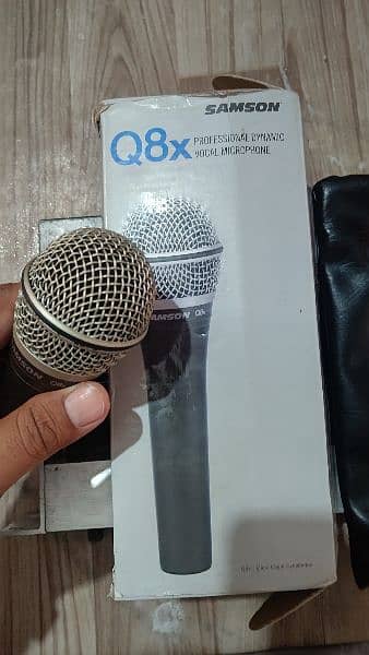 jambo offer : Samson Q8x mic + ultragain pro tube 4