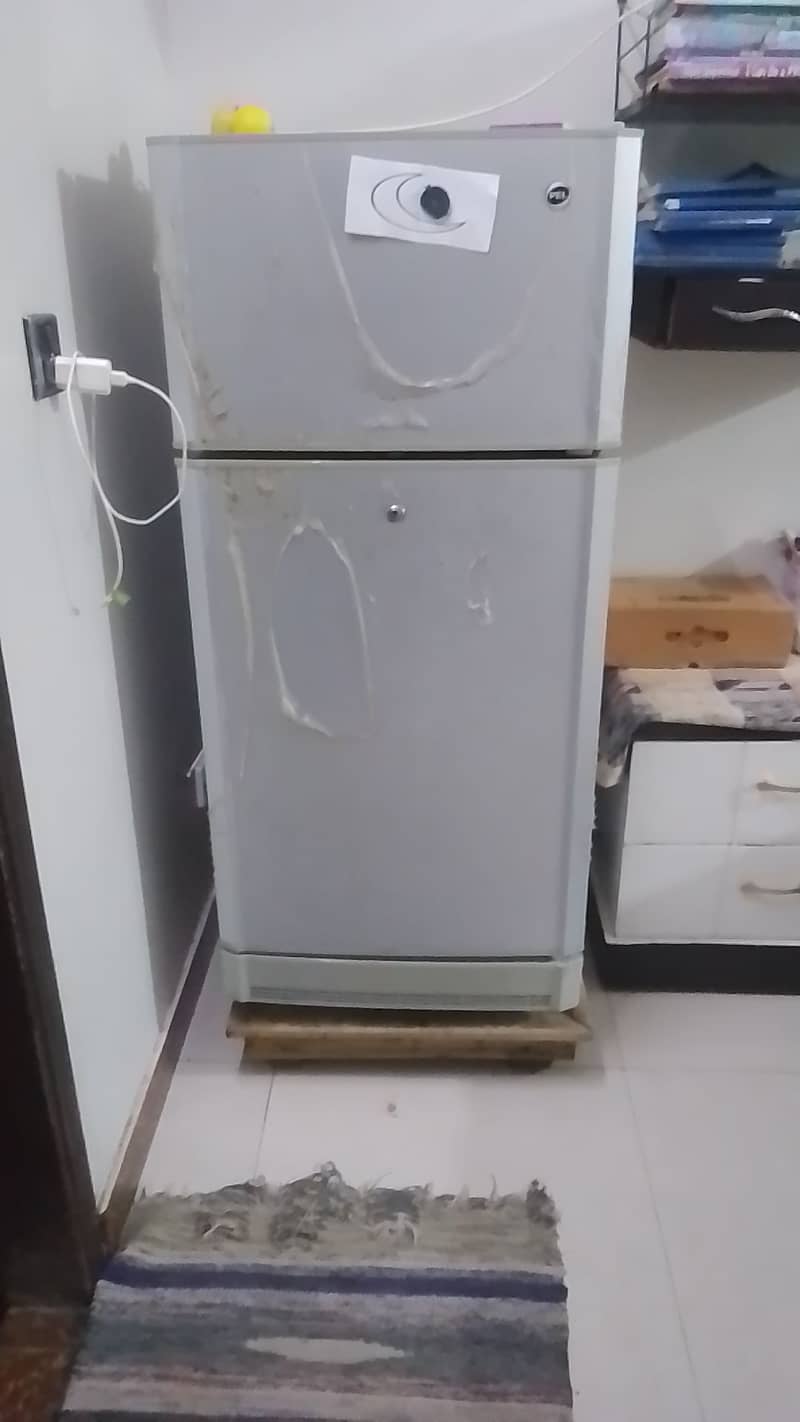 2 Fridge / Refrigerators for Sell 9
