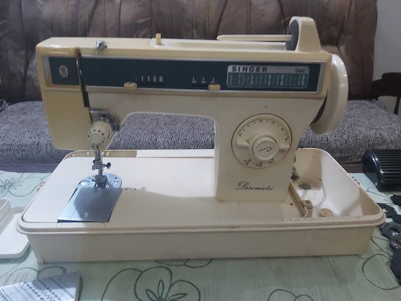 Singer Machine Model 1288 with 36 Disks and Spare Parts 5