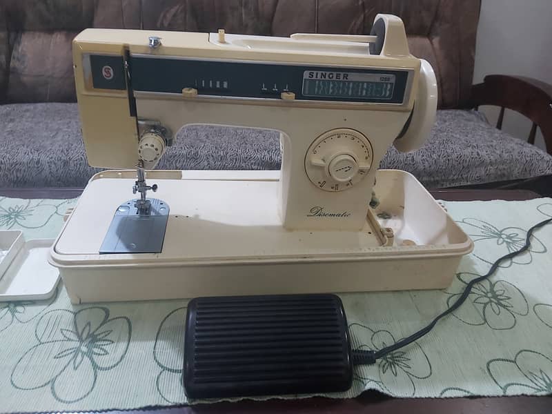 Singer Machine Model 1288 with 36 Disks and Spare Parts 10