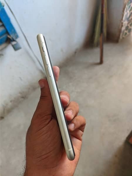 IPhone 11 128GB PTA Approved 1