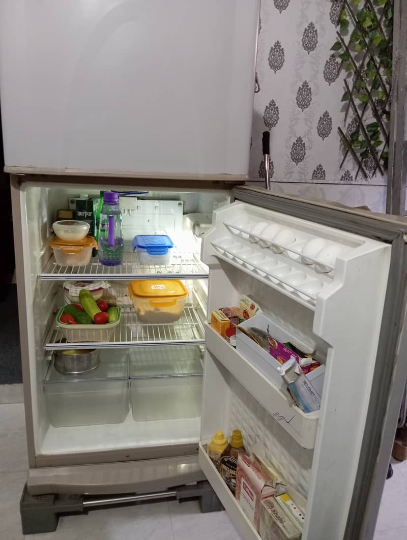 Dawlance Refrigerator for Sale (Urgent) 4