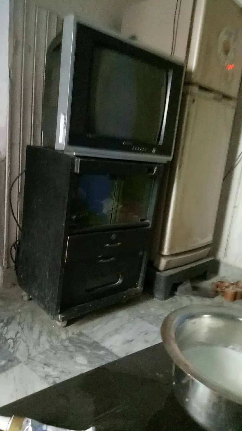 Nobel TV 21 inch with trawly 10000 1