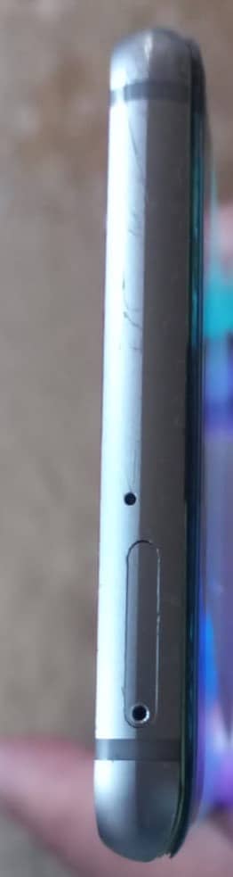 Samsung Galaxy S6 Edge Plus (US version) 4