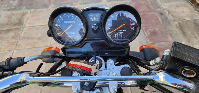 Yamaha ybr g 125 cc 3