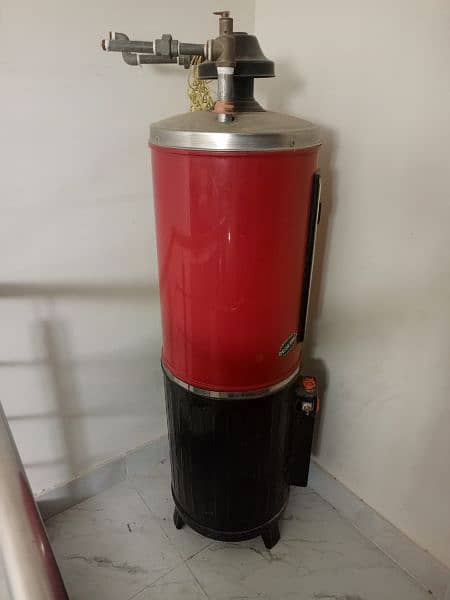 Gas geyser for sale fully functional 6