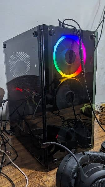 Rx5700 8GB & 1st player Case, SSD & Nvme 3