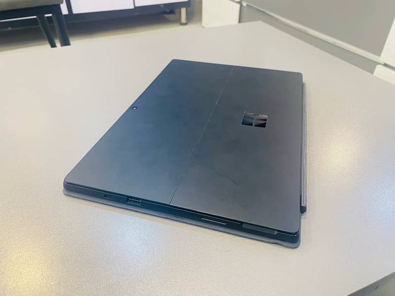 Microsoft Surface Pro 7 i5 10th Gen 8/256 7