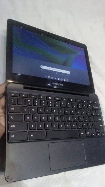 SAMSUNG CHROMEBOOK PLAYSTORE WITH CHARGER 1