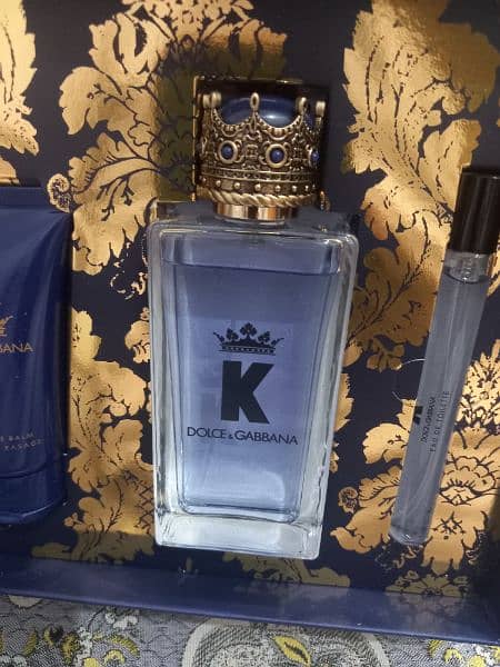 Hugo boss black , D&G King orignal gift sets perfumes 4