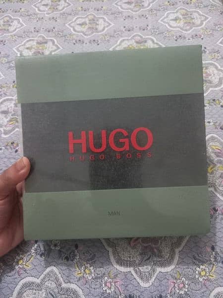 Hugo boss black , D&G King orignal gift sets perfumes 5