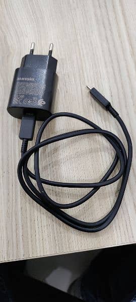 car Samsung S20 25w charger with cable 100% original 1