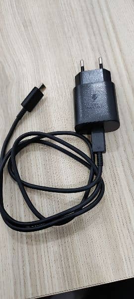 car Samsung S20 25w charger with cable 100% original 4