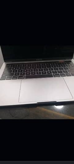 apple MacBook pro 13 inch,2017,8gb,512gb SSD touchbar 10/10 condition