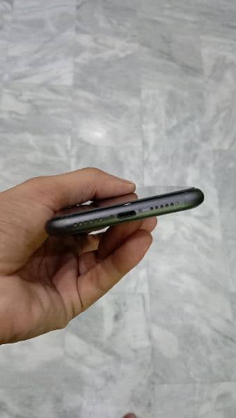 Iphone 11 with box | factory unlock | 64gb | 93 BH | 10/10 condition 6