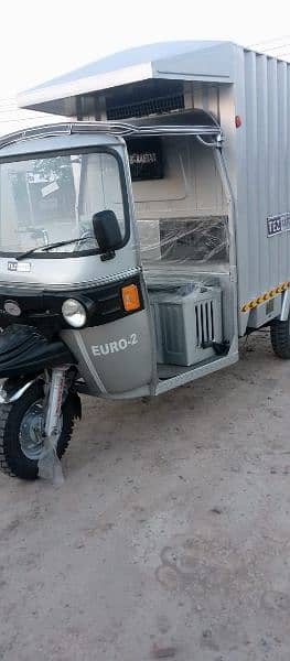 Tez Raftar Cargo box new condition urgently sale 2