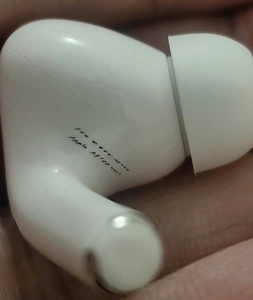Original Airpods Pro2 with Megsafe, Loc, speaker, Wireless Charging 4