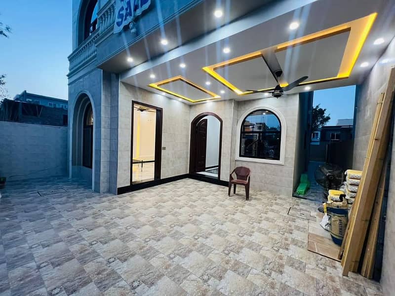 10 Marla brand new lower portion Available for rent in jasmine block Bahria Town Lahore 6
