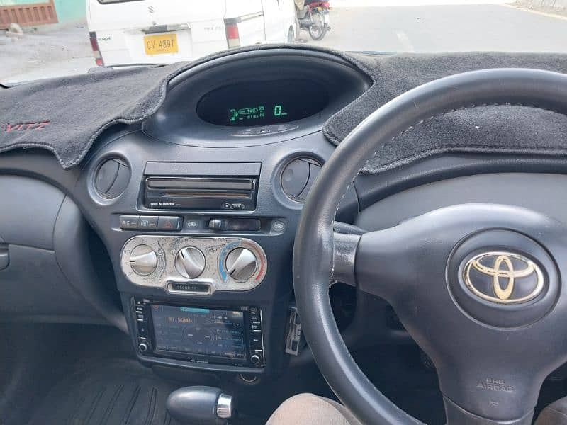 Toyota Vitz 2004 2