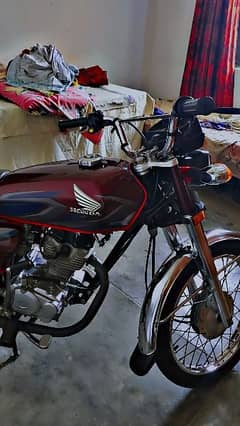Honda CG 125 2018 model new condition call number 03026983109