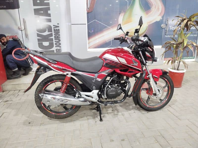 honda cb 150f 2022 model for sale in very good condition 9