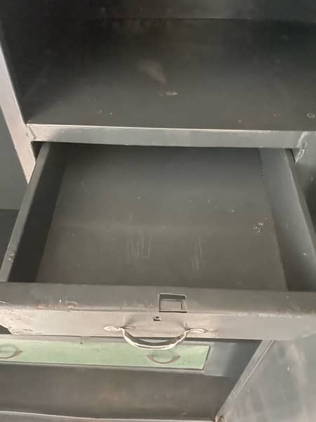 Iron Cupboard in good condition 3
