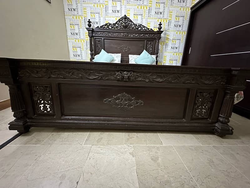 Bed set Console and wardrobe for sale 1