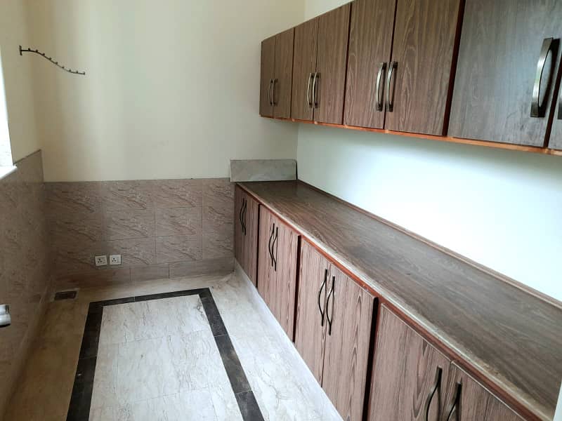 3 Kanal Beautiful House Available For Silent Office & Beautiful Location 21