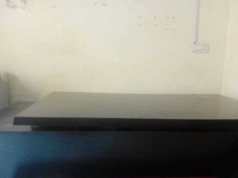 office table in good condition 03221728755 3