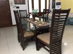 dinning table with 6 chairs 0