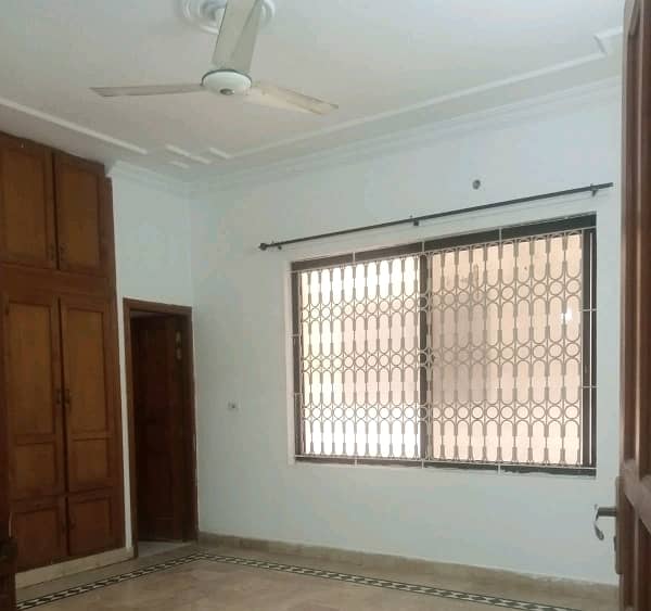 Spacious Lower Portion Is Available For rent In Ideal Location Of G-11 2