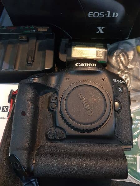 Canon EOS-1D X Professional camera 4