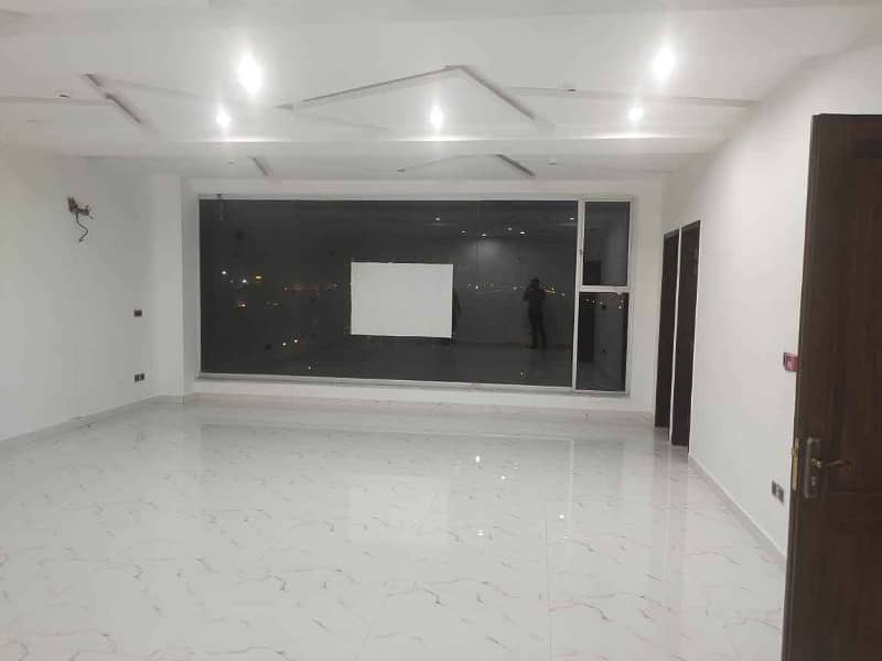 4 Marla commercial Floor available for rent in dha Phase 6 Main Boulevard. 3