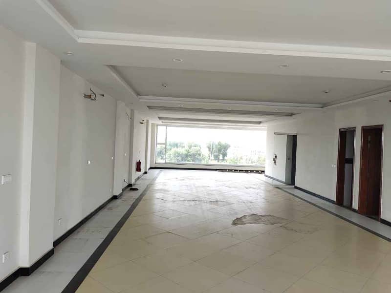 8 Marla 3rd commercial Floor available for rent in dha Phase 6 MB. 4
