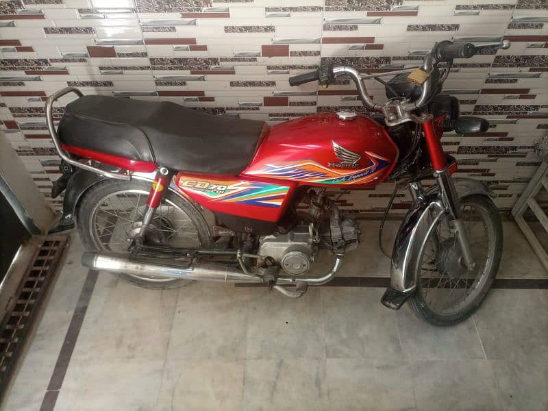 HONDA CD-70 2020 RED COLOUR 1