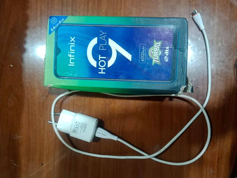Infinix hot 9 play 4/64  with original charger and box 2