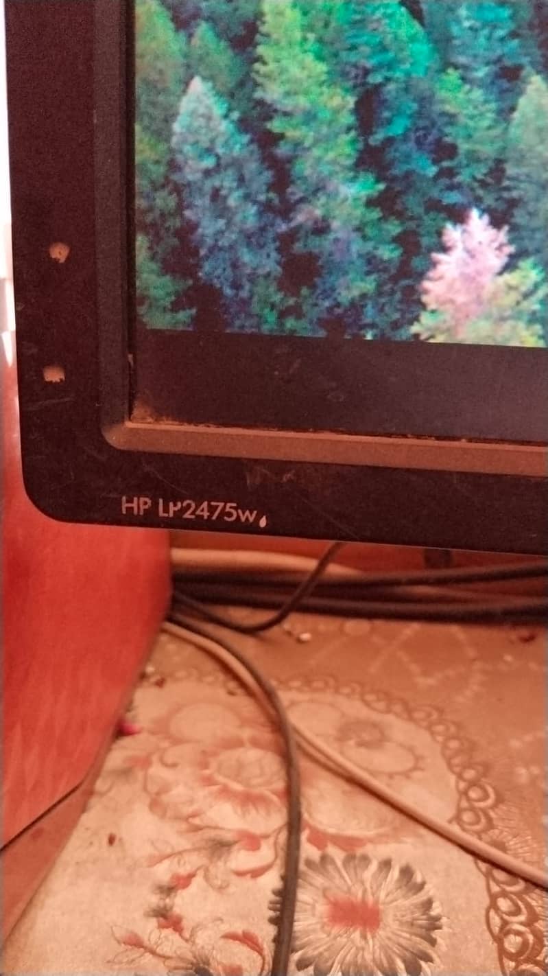 HP LP2475w 24" LCD HDMI Monitor 2