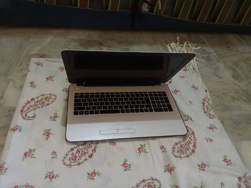 HP laptop with latest OS 1