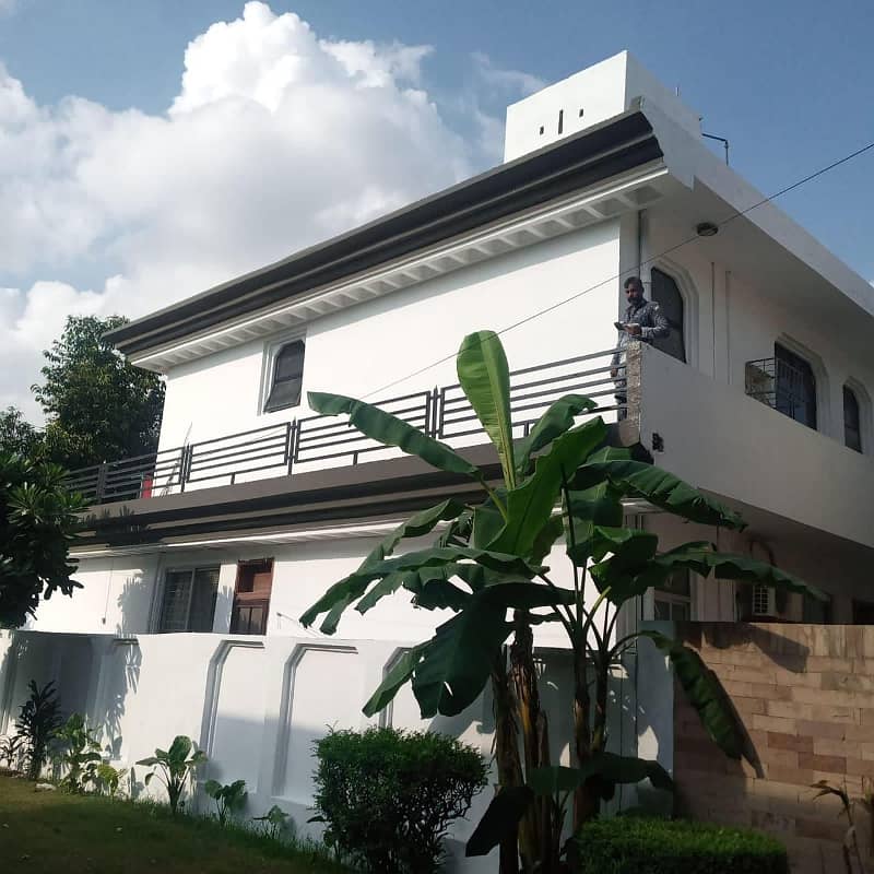 10 marla Renovated Corner House for Sale in P Block DHA Phase Lahore. 1