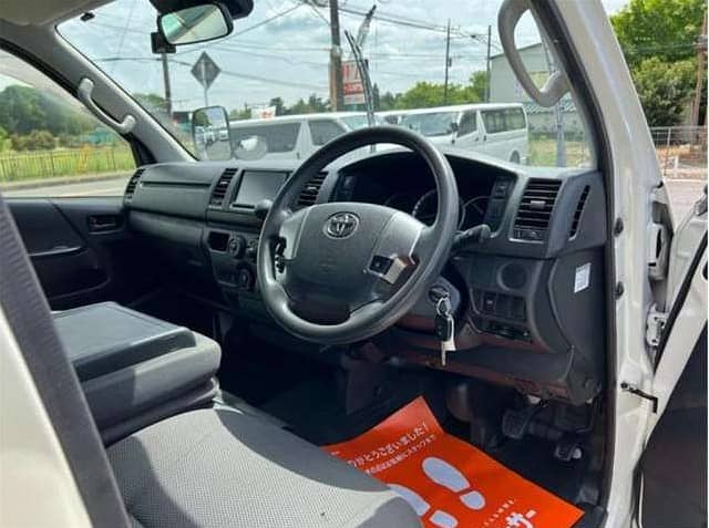 Toyota Hiace 200 Baksa 2019 DX 9