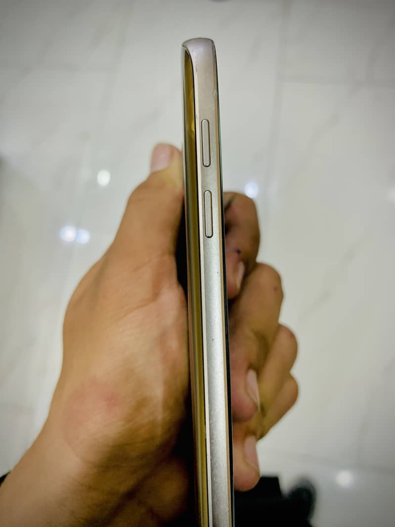 Samsung Galaxy S7  (4/32) New Condition 10/10 6