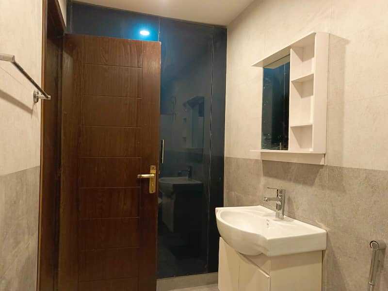 1 BEDROOM BRAND NEW APARTMENT FOR SALE IN SECTOR E BAHRIA TOWN LAHORE 6