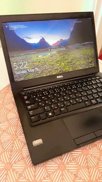 dell i7 laptop mint condition 0