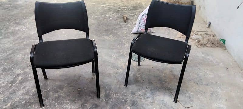 chairs jast like brand new 2
